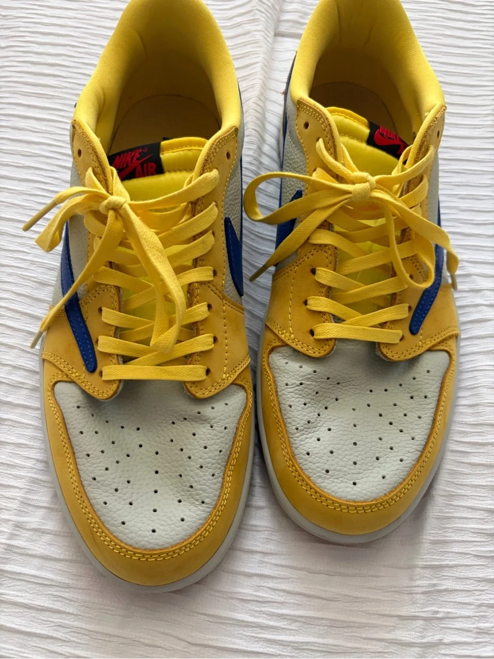 Jordan 1 Retro Low OG SP Travis Scott Canary Low-Top Sneakers